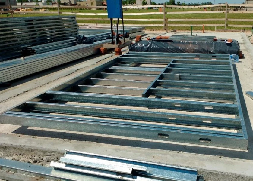 Detalle de perfiles y uniones